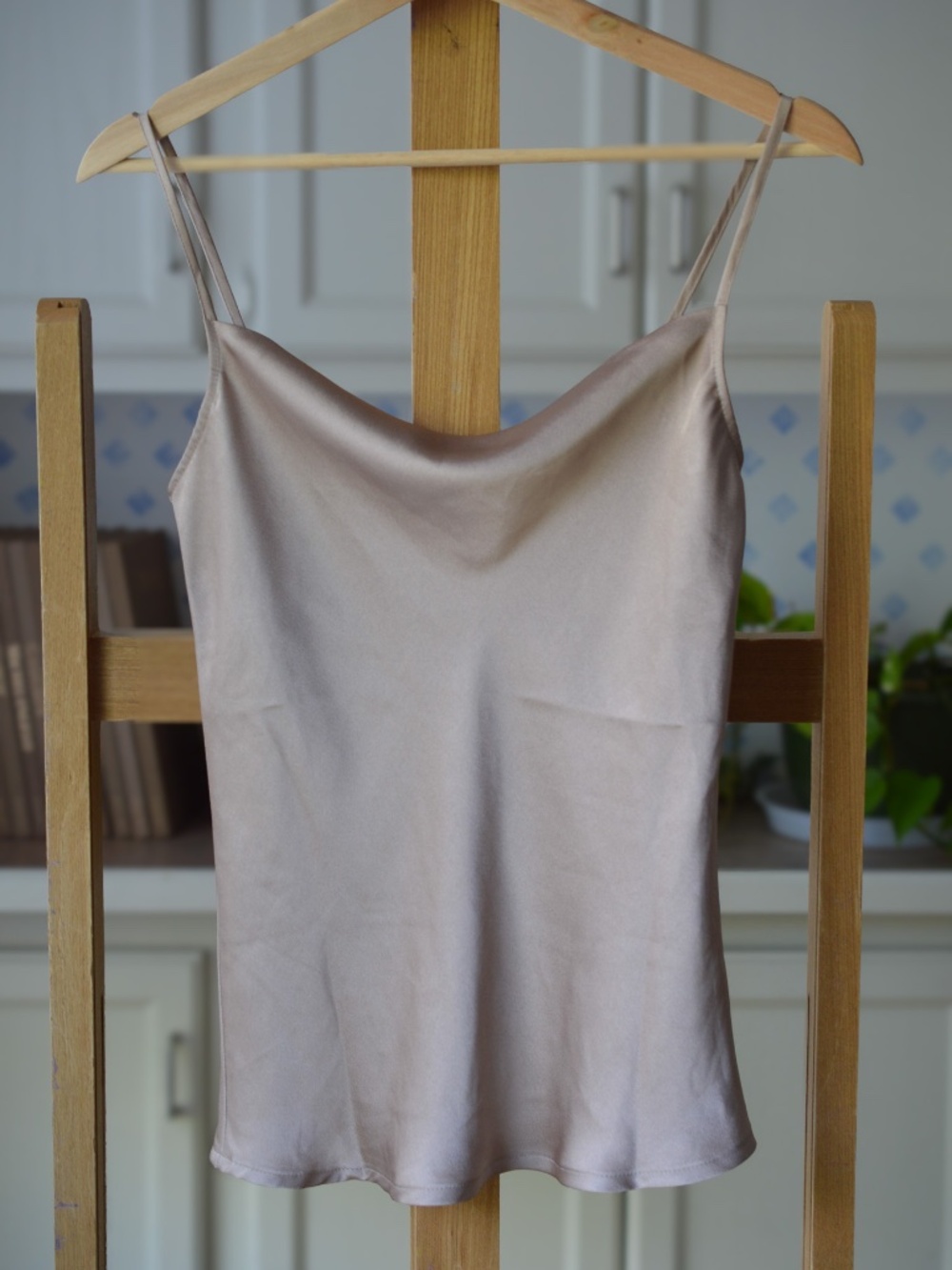 Express Champagne Satin Cowl Neck Camisole Silk Feel Tank Top Size XS